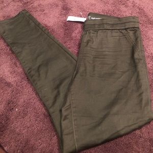 😍NWT High Waist Pull on Jeggings😍